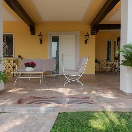 Elena Villa