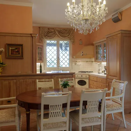 Villa Elena *