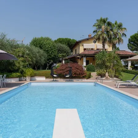 Elena Moniga del Garda