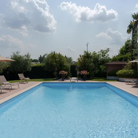 Elena Moniga del Garda