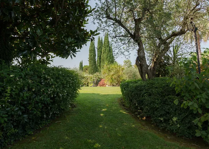 Elena Villa Moniga del Garda